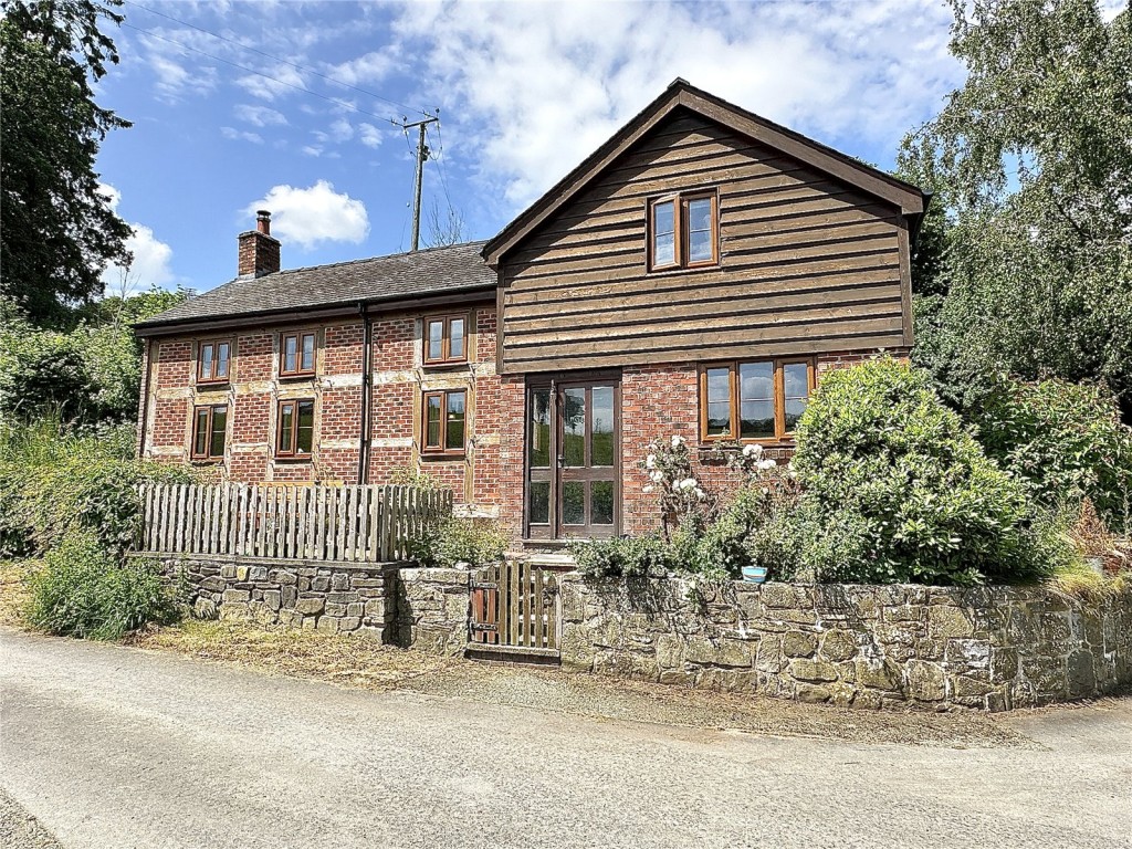 Trefeglwys, Caersws, Powys, 3 Bedroom, Detached House